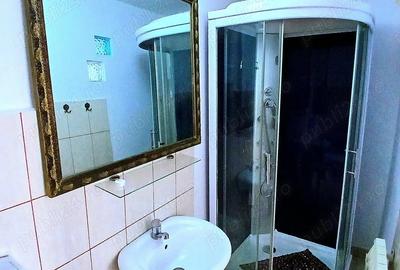 Apartament cu 5 camere decomandat în Central