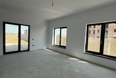 Duplex cu 5 camere cu Canalizare în Moșnița Veche - 2