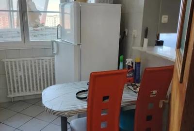 Apartament cu 2 camere semidecomandat în Crângași