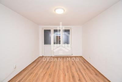 Apartament cu 2 camere semidecomandat în Simeria