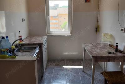 Garsonieră decomandată în Central
