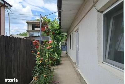 Casă cu 6 camere cu Teren 330 Mp în Cumpăna