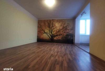 Apartament cu 3 camere decomandat în Decebal - 5