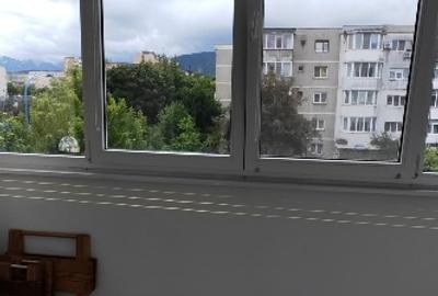 Apartament cu 2 camere decomandat în Tractorul - 10
