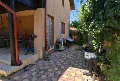 Casă cu 4 camere în Mogoșoaia - 1