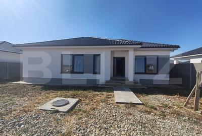 Casă individuală cu 4 camere cu Canalizare în Sântandrei