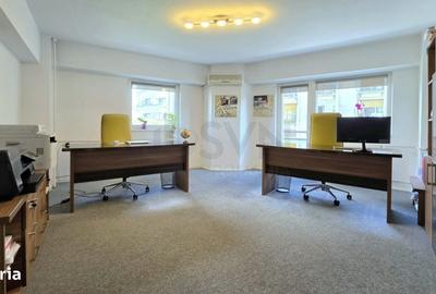 Apartament cu 4 camere în Universitate