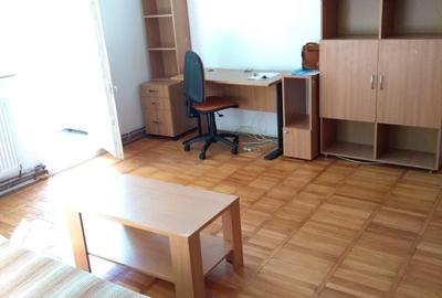 Apartament cu 2 camere nedecomandat în Complex Studențesc