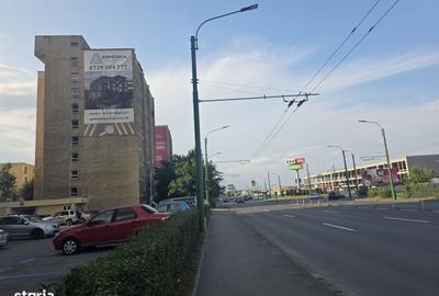 Apartament cu 2 camere decomandat în Tractorul