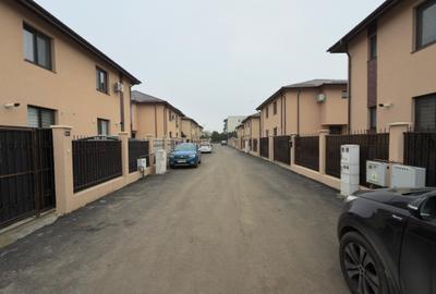 Duplex cu 4 camere cu Canalizare în Central - 3