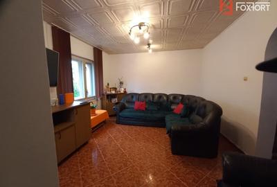 Casă individuală cu 5 camere cu Canalizare în Crișan - 1