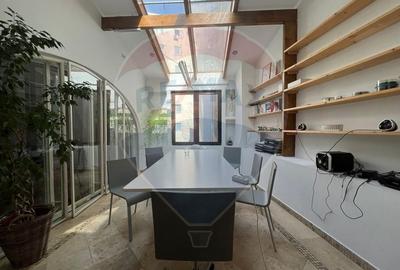 Apartament cu 4 camere circular în Dacia