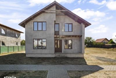 Casă cu 5 camere cu Teren 500 Mp în Șagu