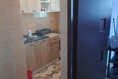 Garsonieră decomandată în Central