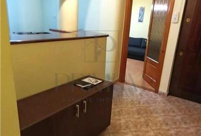 Apartament cu 3 camere decomandat, mobilat în Freidorf