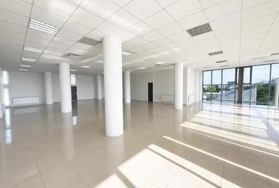 Spațiu comercial, de 400 mp, în Central - 3