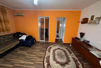 Apartament cu 2 camere semidecomandat, mobilat în Micro 16