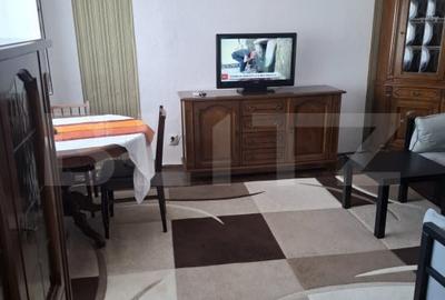 Apartament cu 3 camere decomandat, mobilat în Central