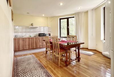 Apartament cu 4 camere decomandat, mobilat în Central - 2