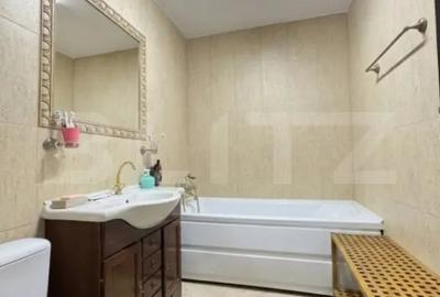 Apartament cu 3 camere semidecomandat în Sud
