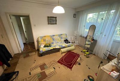 Apartament cu 3 camere semidecomandat în Tătărași
