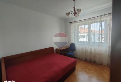 Apartament cu 3 camere decomandat în Calea Dumbrăvii - 1
