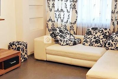 Apartament cu 3 camere decomandat, mobilat în Central