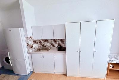 Garsonieră decomandată în Girocului