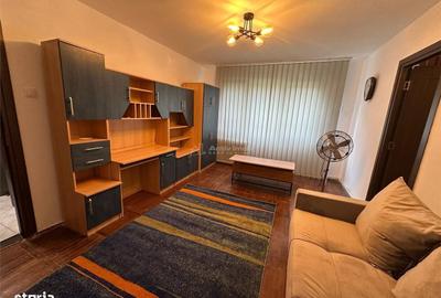 Apartament cu 2 camere semidecomandat în Centrul Civic