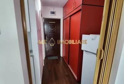 Garsonieră decomandată, mobilată în Pajura - 6