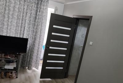Apartament cu 3 camere în Micro 17