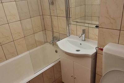 Garsonieră semidecomandată în Apărătorii Patriei