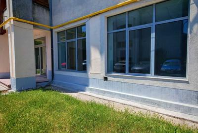 Spațiu comercial, de 110 mp, în Central - 6