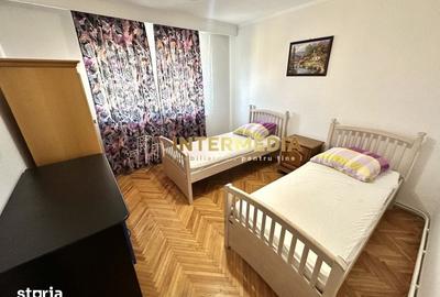 Apartament cu 3 camere decomandat în Cetate