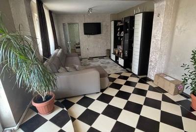 Casă cu 4 camere cu Teren 256 Mp în Chercea