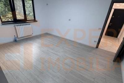 Apartament cu 2 camere decomandat în Poarta 6