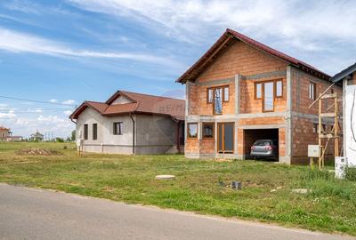 Casă individuală cu 5 camere cu Teren 300 Mp în Fântânele - 1