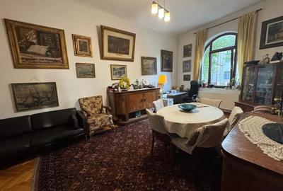 Apartament cu 4 camere decomandat în Cotroceni