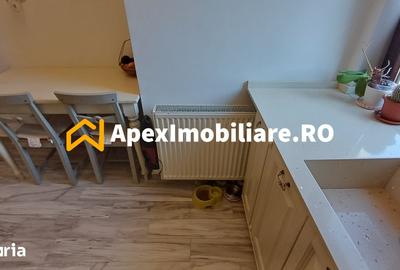 Apartament cu 3 camere semidecomandat în Centrul Civic