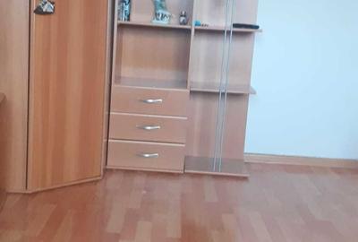 Apartament cu 2 camere nedecomandat în Mihai Bravu