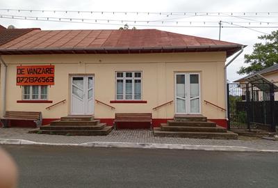 Casă cu 3 camere cu Teren 348 Mp în Jurilovca - 2