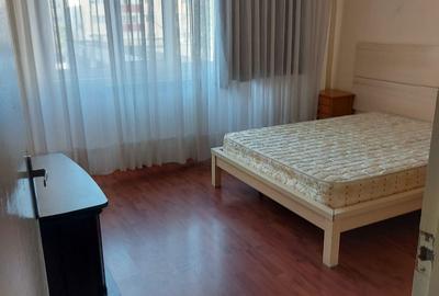 Apartament cu 3 camere în Micro 11
