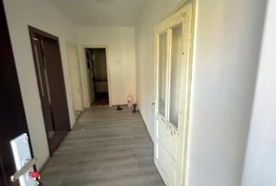 Casă cu 3 camere în Central