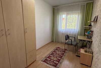 Apartament cu 3 camere în Traian
