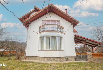 Casă cu 5 camere cu Teren 530 Mp în Central - 1