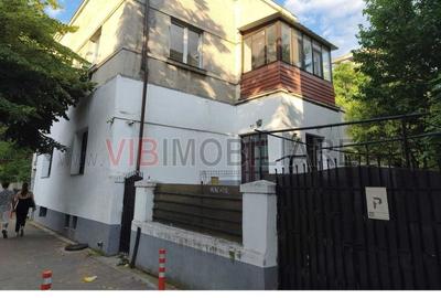 Apartament cu 3 camere decomandat în Ultracentral