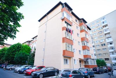 Apartament cu 4 camere decomandat în Ostroveni