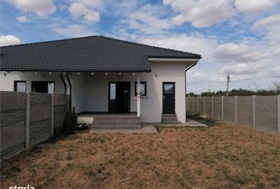 Casă cu 3 camere cu Teren 330 Mp în Sânandrei