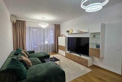 Apartament cu 3 camere decomandat în Aviației