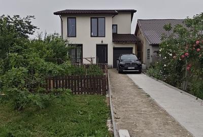 Casă cu 4 camere decomandat în Tuzla - 1